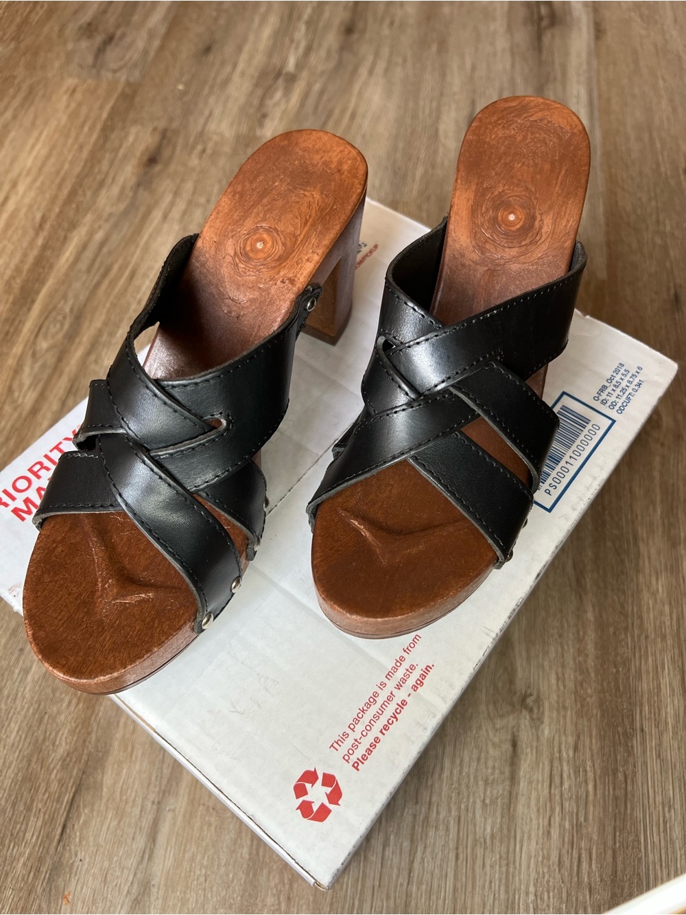 Pristine, authentic vintage deadstock Candie's"Olivia"sandals Made in Italy NWOB